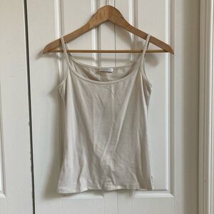 White layering tank
